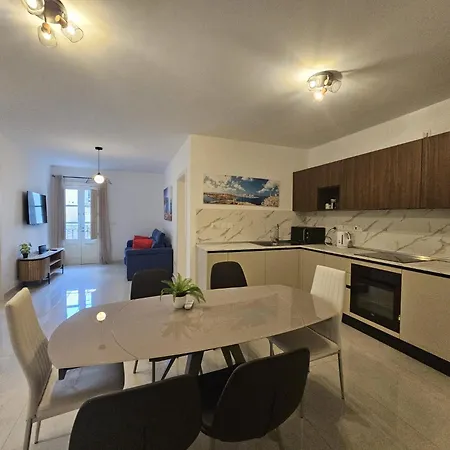 Luxurious Near Valletta Ferry Apartament